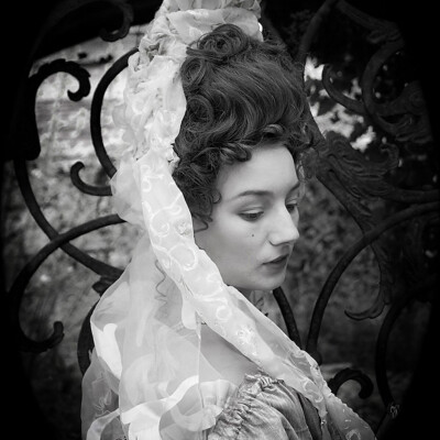 Showcasing the elegance and sophistication of the Restoration period, Marie brings the grandeur of the Baroque era to life in this exquisite portrait. With expert hair styling and make-up by Anett Alexandra Bulano #BaroqueBeauty #RestorationEra #HistoricalHairstyle 💫👑🎨 Portrait of the model Marie, who displays the elegance of the Restoration period with her baroque-inspired hairstyle and make-up. She embodies the opulence and refinement of the period.
