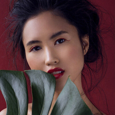 Experience the timeless allure of exotic chic as model Bui mesmerizes in this high-end makeup photoshoot by Vlada Migas, with makeup and hairstyling by Anett Alexandra Bulano. 💋✨ #ExoticChic #HighEndBeauty #RedTones High-end makeup photoshoot featuring model Bui adorned in sophisticated red tones, captured by photographer Vlada Migas and styled by Anett Alexandra Bulano.